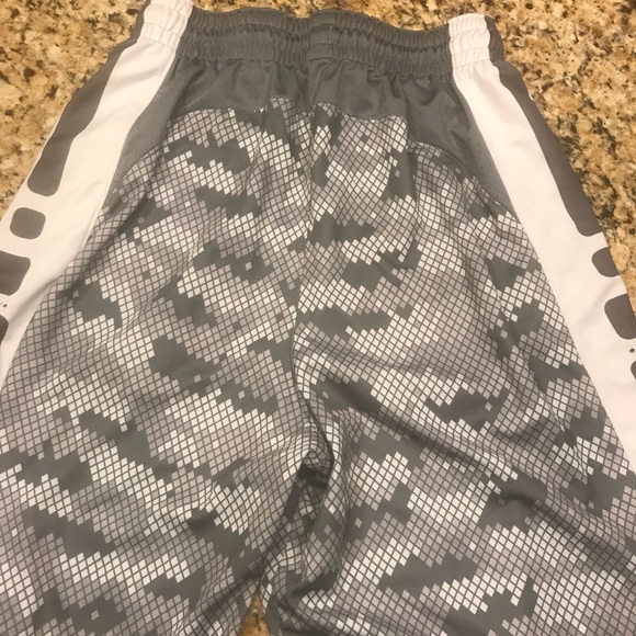 Nike shorts - Picture 1 of 3